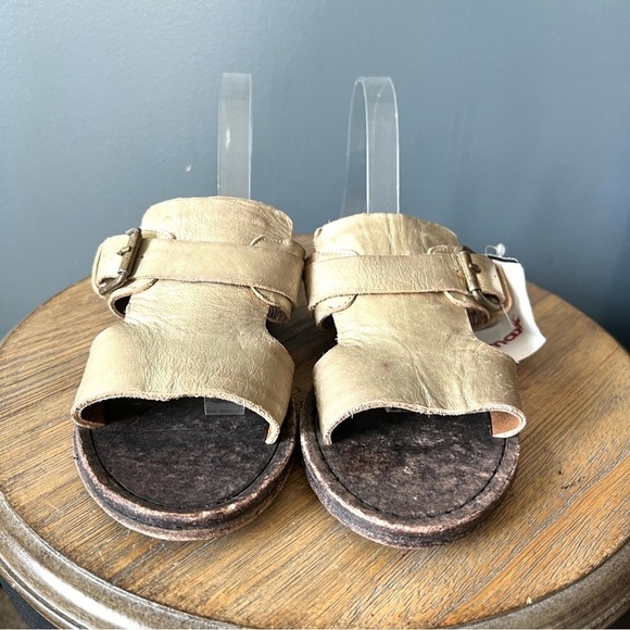 Matisse Abbie Distressed Slide Sandals - Picture 3 of 8